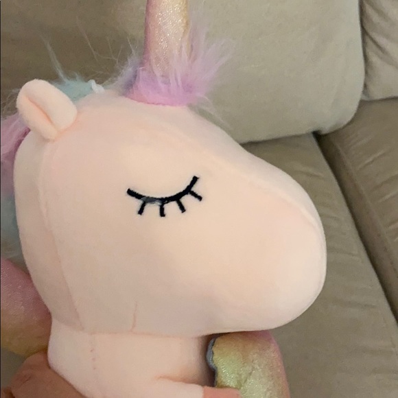 NWOT Baby pink unicorn plush (with heart) - Picture 7 of 9